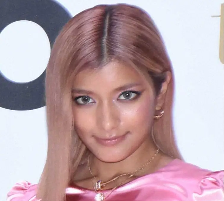 【記事全文】ローラ　ロスに移住した10年の間で「実は…大きな恋愛もしたの」　突然の告白にスタジオ仰天 - スポニチ Sponichi Annex 芸能