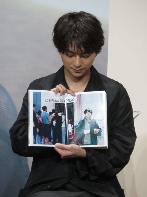 timelesz佐藤勝利が初のソロ写真集、松島聡に菊池風磨と「どっちが良い?って質問したい」