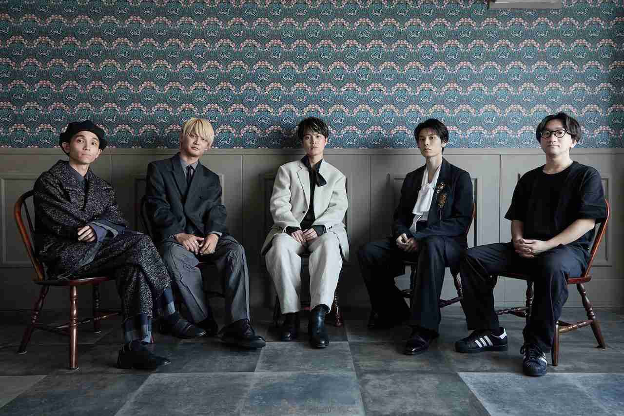 リアクション ザ ブッタ「still e.p」インタビュー｜「恋を纏って」MV出演の萩原利久＆監督とのクロストークも - 音楽ナタリー 特集・インタビュー