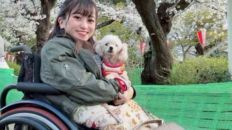 「ごめんなさい、私は死ねなかった…」有名車椅子インフルエンサー（28）が生後3か月の娘を殺害した容疑で逮捕、親権めぐって無理心中か。10月には母になった喜びのインタビュー記事も | 集英社オンライン | ニュースを本気で噛み砕け