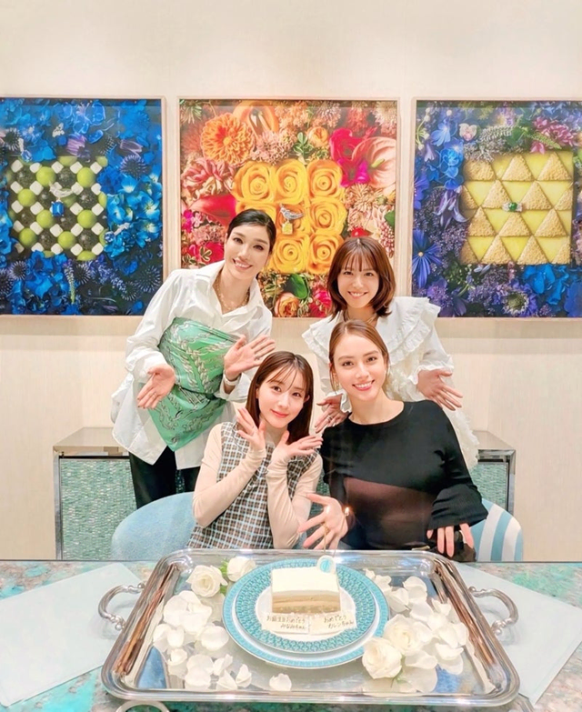 まるでSATC! アンミカ、田中みな実・若槻千夏・滝沢カレンとの豪華4ショット公開