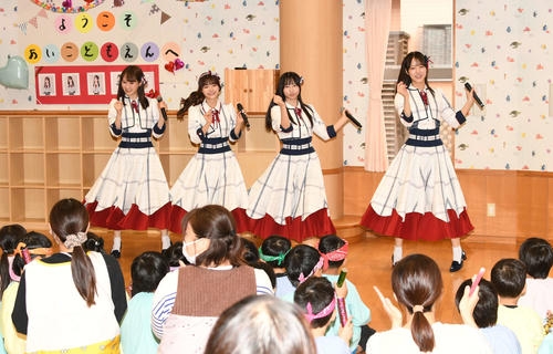 NGT48、保育園を訪れミニライブ　西潟茉莉奈「NGTになりたいと思う子が出てくれれば」 - ＡＫＢ４８ : 日刊スポーツ