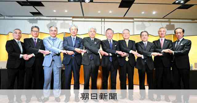 京都市民が乗れない市バス「もう限界」　京商がLRT導入を提言へ：朝日新聞