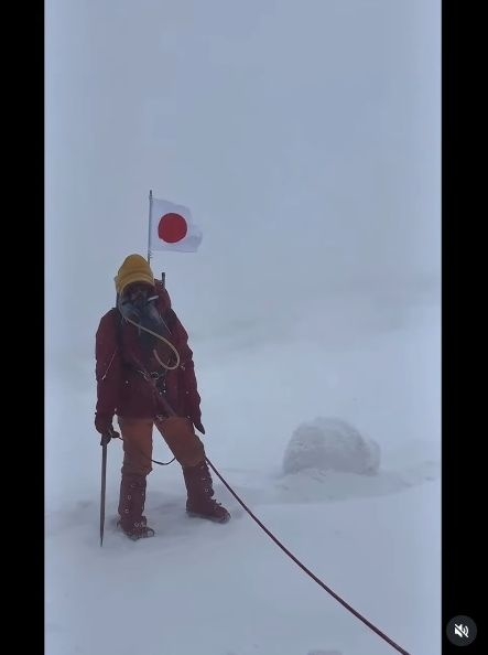 のん、雪山での過酷すぎる撮影風景を公開→「命がけの…」「本当に吹雪だったんですね」と驚きの声