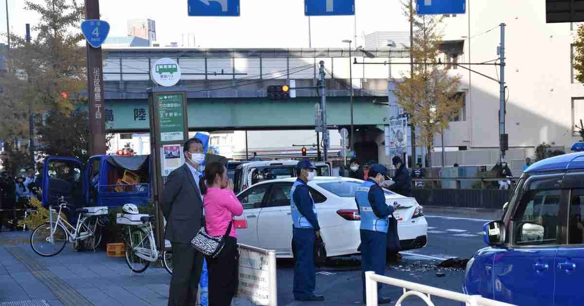 意識不明の20代女性が死亡　死者2人に　東京・足立の車暴走 | 毎日新聞