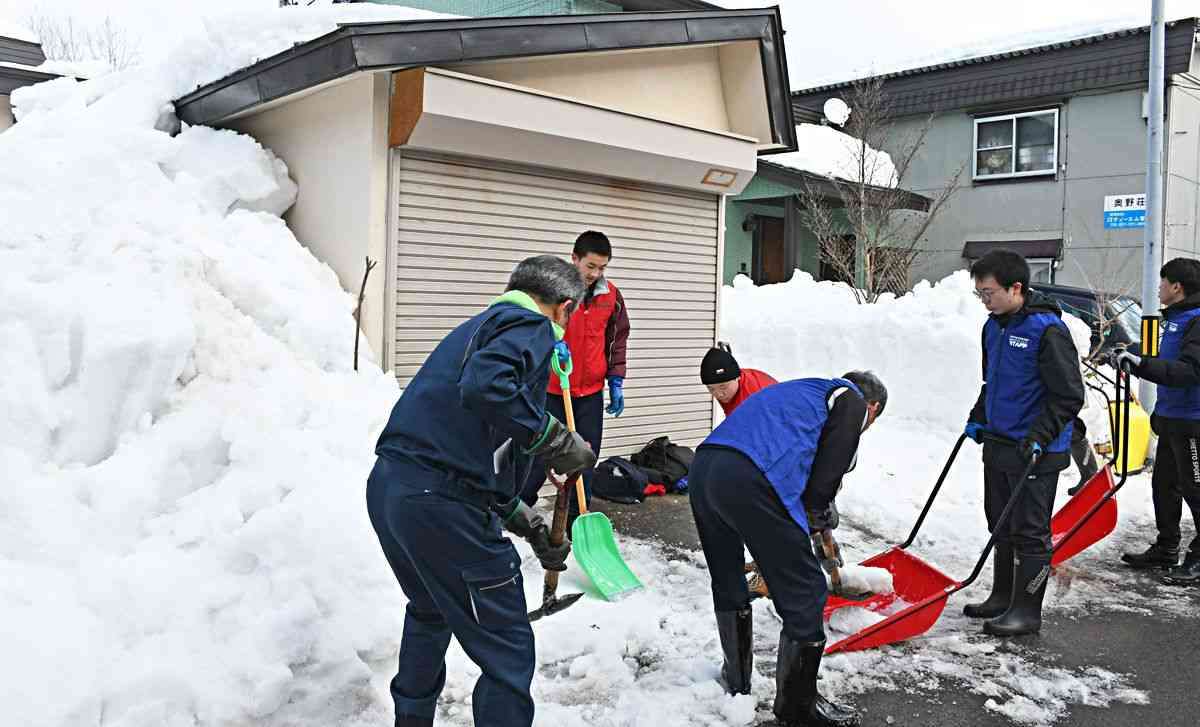 「ここに住んでいく自信がなくなった」豪雪の青森市、独居高齢者に募る不安　自助限界、共助も先細り