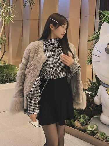 「#金持ち界隈」に憧れるZ世代女子≪財閥令嬢風コーデ、IQ高見えメイク…≫センスと演出で身にまとうコスパ最強の最新スタイルとは?