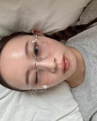 「#金持ち界隈」に憧れるZ世代女子≪財閥令嬢風コーデ、IQ高見えメイク…≫センスと演出で身にまとうコスパ最強の最新スタイルとは?