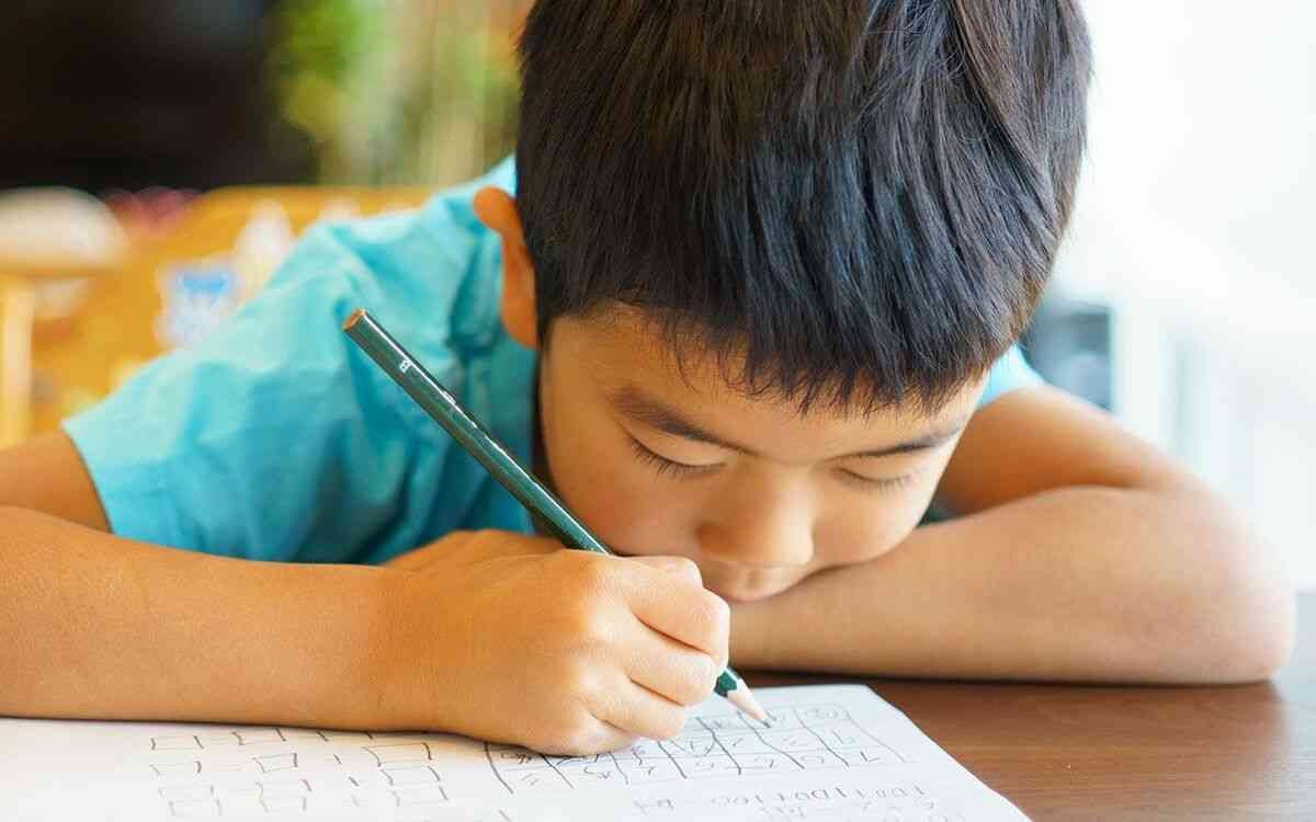 「今の中学受験は“バブル”」「先取り学習が大学受験に有利なはずがない」ベテラン塾講師が明かす「中学受験に熱中しすぎる親子の危うさ」