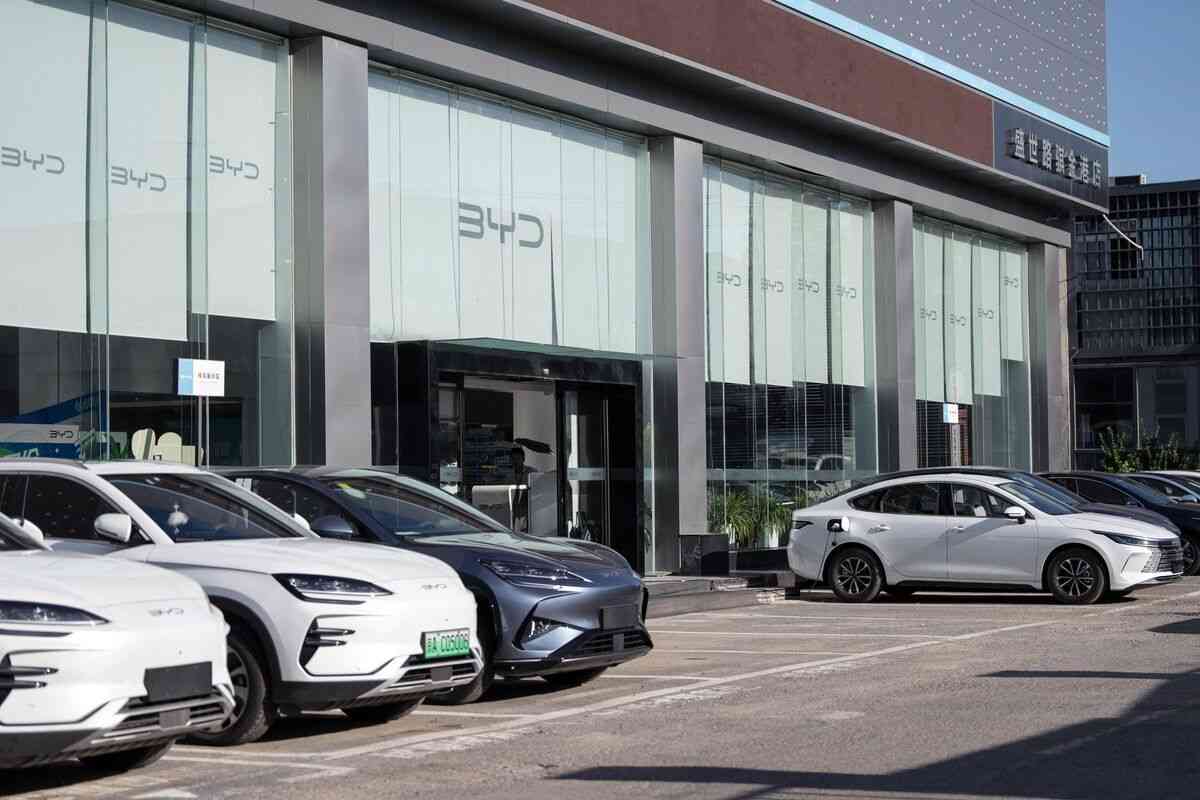 中国EV最大手BYD、11万5000台余りをリコール－技術的不具合 - Bloomberg