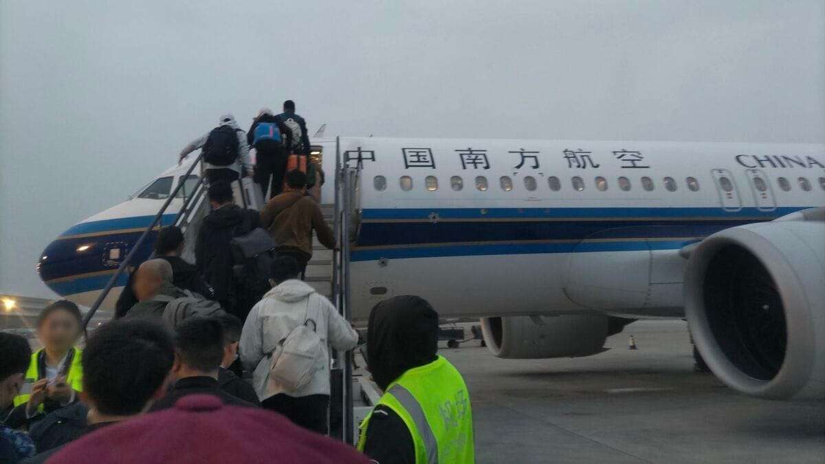 東ヨーロッパ《5万円台》航空券､謎の中華系航空で｢乗り継ぎ2回｣｢片道37時間｣とタイパ最悪だが､旅人歓喜の無料サービスの数々で大満足な訳 | 肉体派ライターのガチ検証 | 東洋経済オンライン