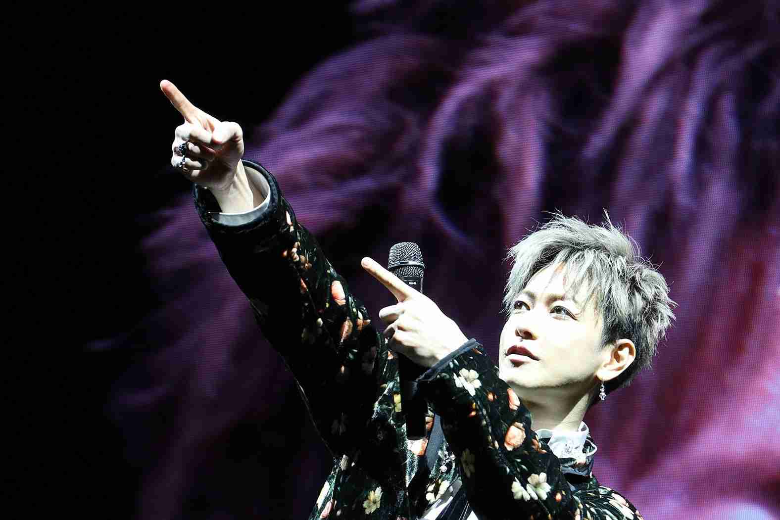 佐藤健「グラスハート」TENBLANKボーカルとして初の単独アジアツアー開幕 台北でファン3000人熱狂＆ピアノ弾き語りも披露 - モデルプレス