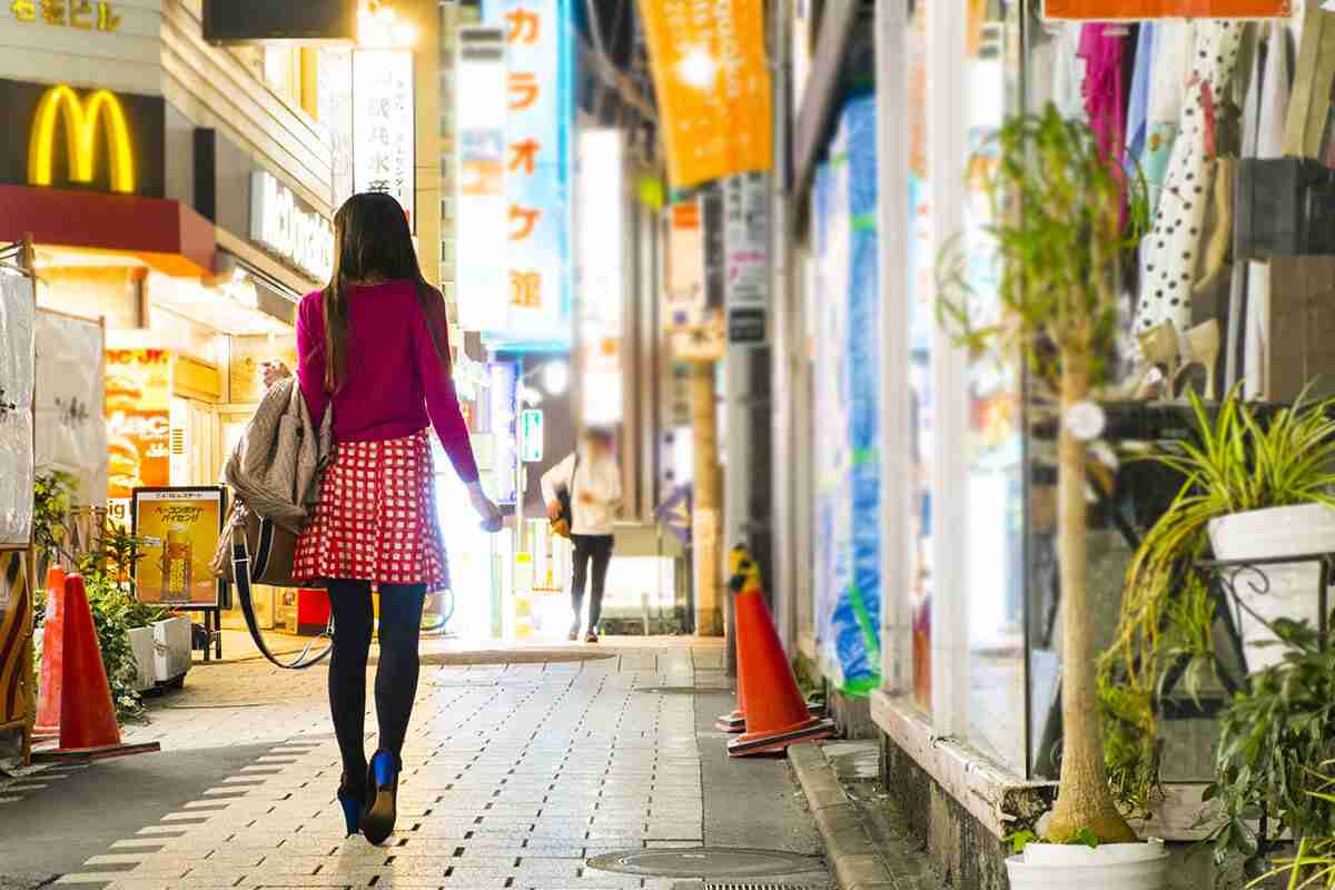 「買春なんて墓まで持っていくレベルの汚点」SNSで4.6万いいね！若者世代が拒否感か…「芸人がネタとして話す」「男同士で武勇伝のように語る」メディアと日本社会が作りあげた“性倫理の異常性”（LASISA） - Yahoo!ニュース