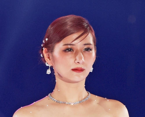 しなこ、水着姿も消えない「ワキガ手術」の傷跡にぼやき「全然きえないけど、、、」 - 芸能 : 日刊スポーツ