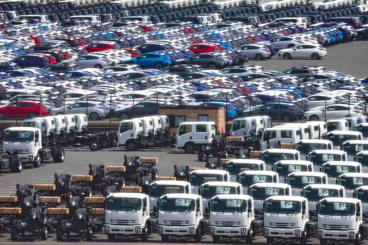 中・大型トラックに25％追加関税　日本50％に、バスは10％上乗せ　米政権（時事通信） - Yahoo!ニュース