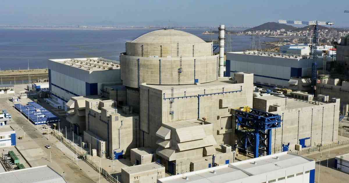 中国原発、30年に米国抜き世界1位へ　10基を建設認可 - 日本経済新聞