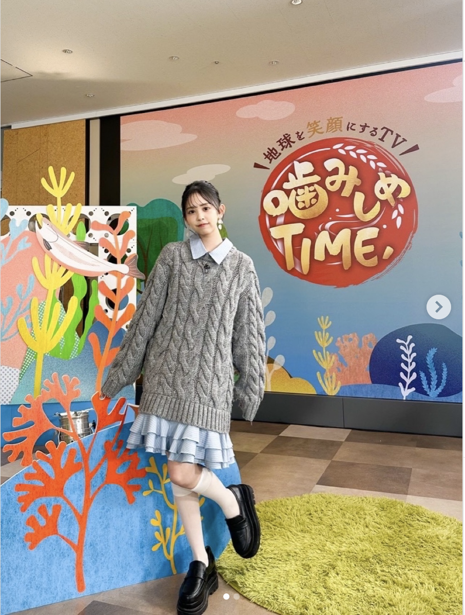 「リアル10頭身!」 カジサックの美人娘16歳、スタイル抜群な全身ショットにネット衝撃