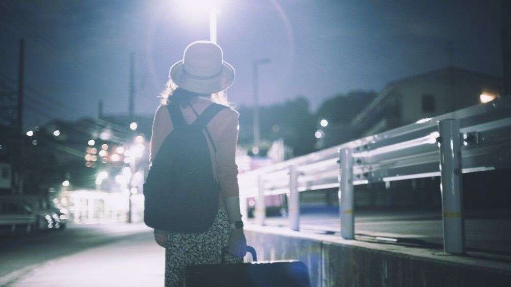 コロナ禍の渋谷バス停・ホームレス女性殺害事件で見えた日本の現状。政策から漏れた、夫や親がいない女性に迫る貧困 コロナと女性の貧困｜人間関係｜婦人公論.jp