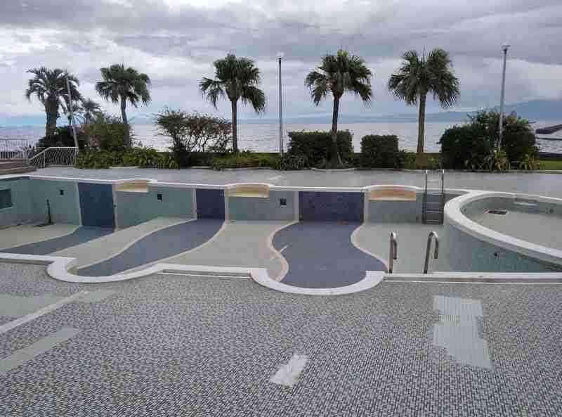 水深2mのホテルプールで大学生溺死、監視員なし　8千万円賠償命令