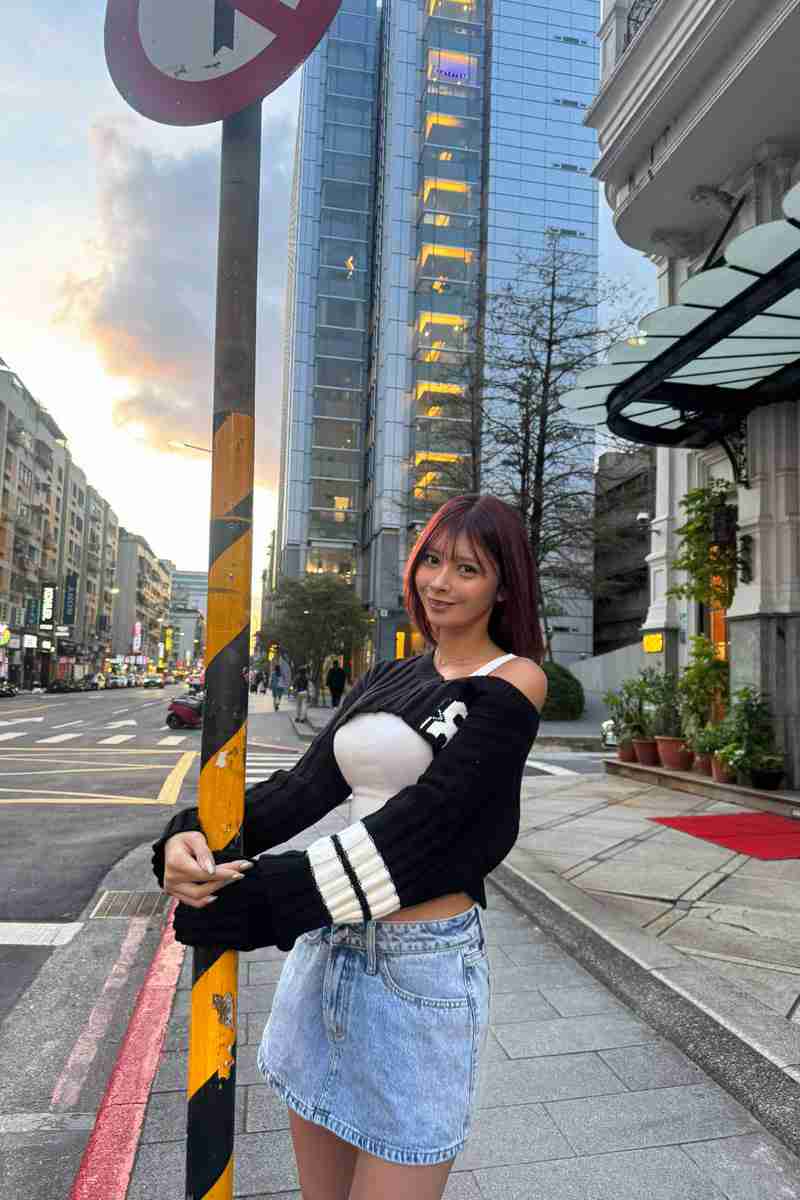 「日本ではこんなのもー着れない」22歳Iカップグラドルのスタイルに騒然「確かに目立ちすぎるね」（ENCOUNT） - Yahoo!ニュース