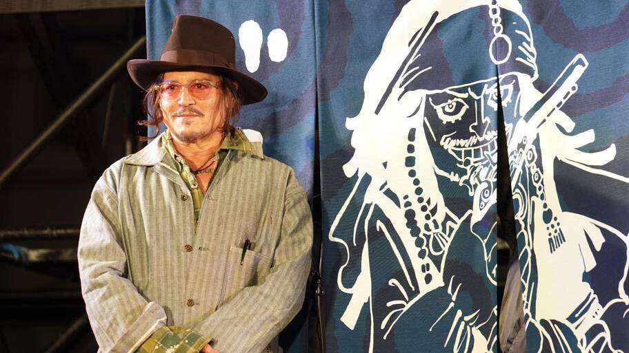 【東京コミコン】5時間遅刻のジョニー・デップ　『ONE PIECE』作者のプレゼントにご機嫌