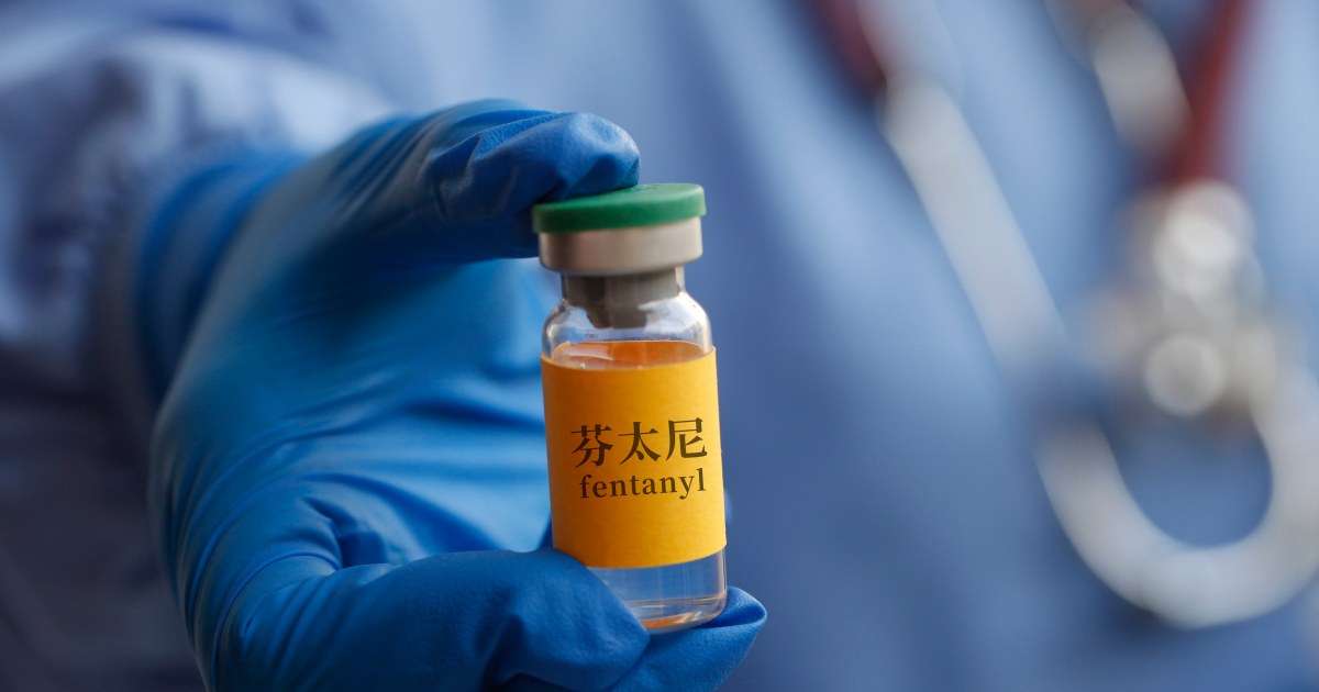 【悪用された「日本ブランド」】無味無臭の最恐ドラッグ「フェンタニル」が日本経由でアメリカへ密輸された“ヤバすぎる実態”【米中対立の深層】（松丸 俊彦） | 現代ビジネス | 講談社