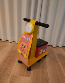 「ママが作ってくれた!」牛乳パック製“アンパンマンバイク”に娘が大喜び 完成度の高さが話題に