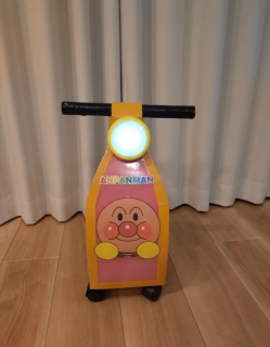 「ママが作ってくれた!」牛乳パック製“アンパンマンバイク”に娘が大喜び 完成度の高さが話題に