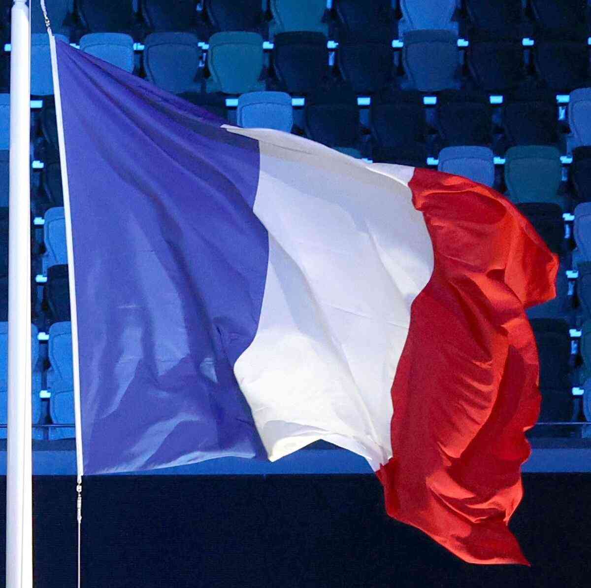 仏大統領「クーデターで失脚」の偽情報に激怒　アフリカ首脳から「大丈夫？」と見舞いも（産経新聞） - Yahoo!ニュース