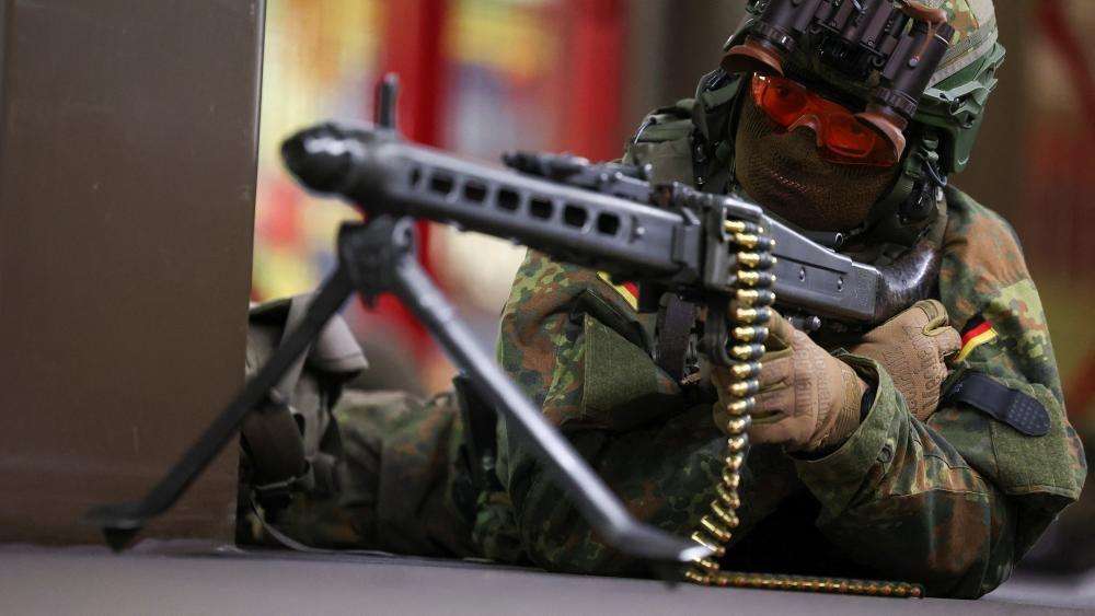 ドイツ軍に納入予定の弾薬、輸送車から盗まれる　約2万発分か（BBC News） - Yahoo!ニュース