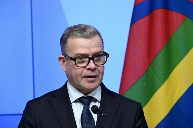 フィンランド「つり目」騒動、与党会派代表らが投稿議員の処分検討へ（朝日新聞） - Yahoo!ニュース