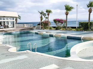 水深2mのホテルプールで大学生溺死、監視員なし　8千万円賠償命令