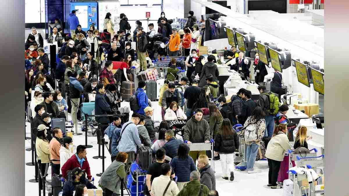 「長い連休」取りやすい年末年始、海外旅行は３割増の「１００万人」見込む…ハワイや欧州など遠方が人気か : 読売新聞