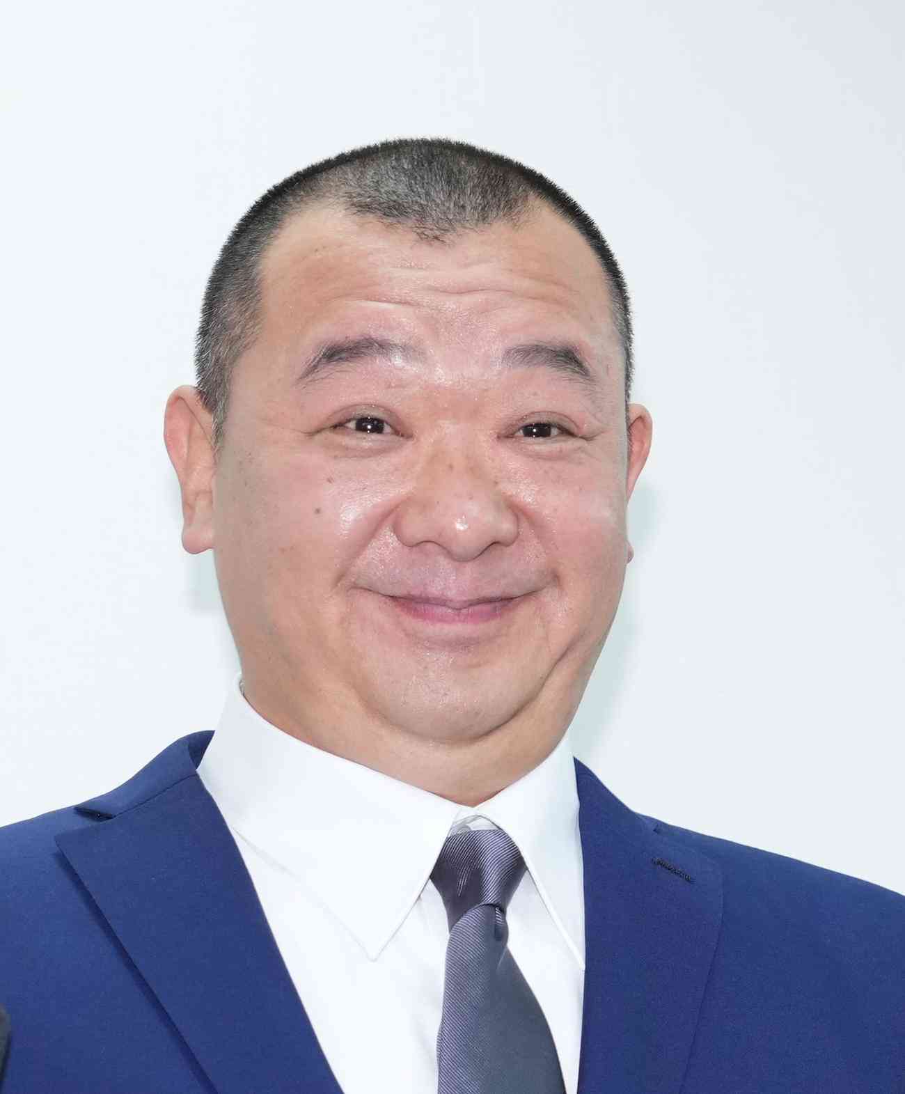 「炊事の音がかんにさわった」55歳妻の顔に炭酸飲料水入りペットボトルを投げつけけがさせたか　51歳無職の男逮捕