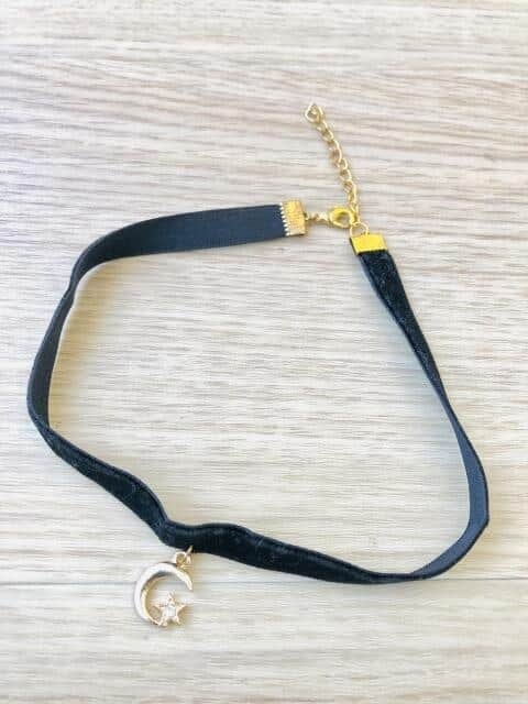 「お姉さんのような人にチョーカーでしばられたい」　ハンドメイドショップが迷惑行為に恐怖...代表が明かした一部始終: J-CAST ニュース