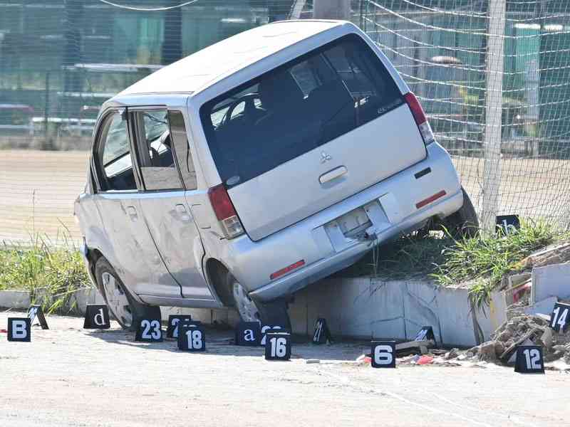 男子高校生が死亡…窓から身を乗り出し、そのまま車が横転　深夜の高校グラウンドで　隣で運転した17歳、家裁に送致…スリルを味わうため違反した疑い　死亡の生徒、車体と地面に挟まれたか｜埼玉新聞｜埼玉の最新ニュース・スポーツ・地域の話題