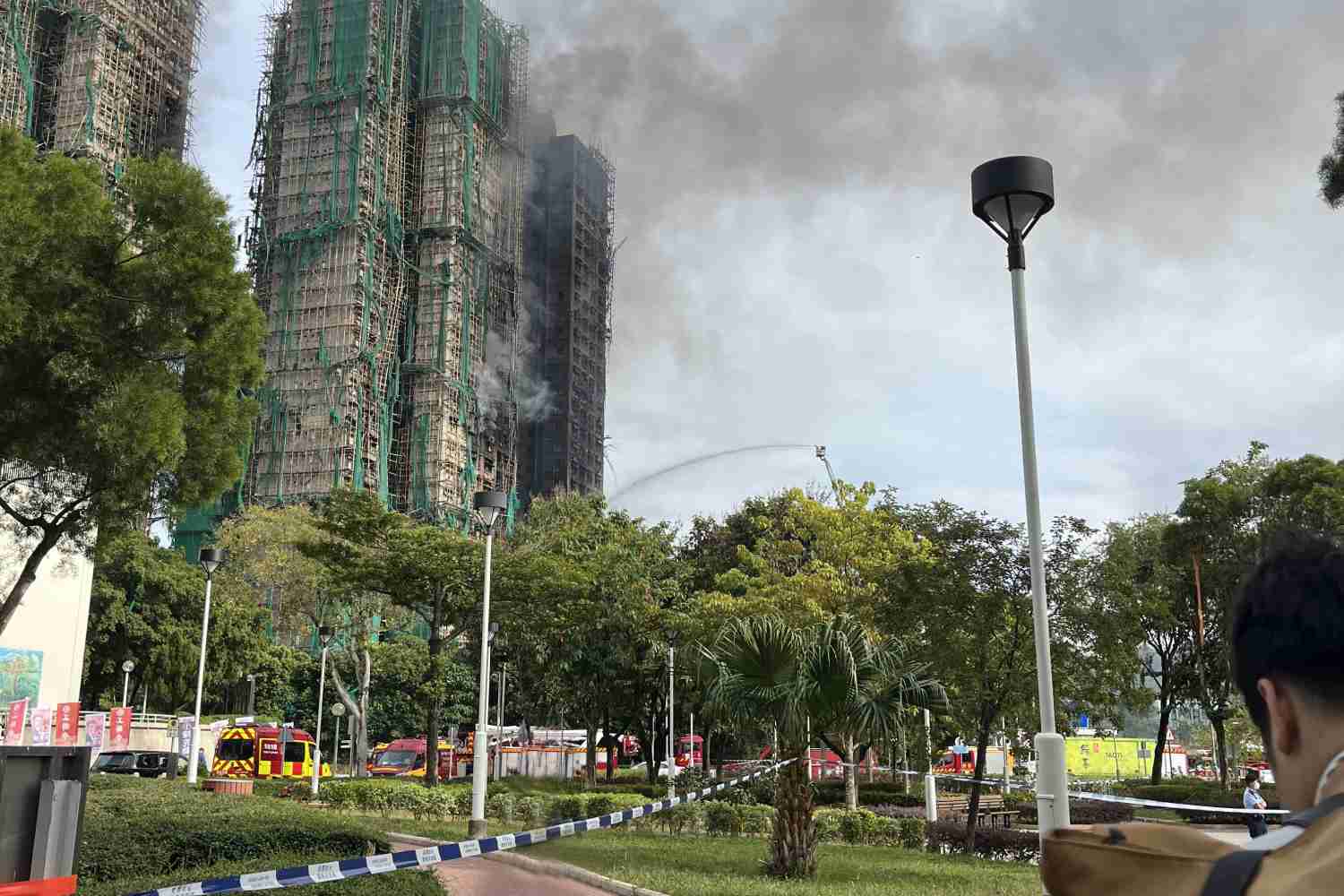 「香港型」VS「中国型」香港大火災でボランティアを次々に“制圧”…市民の力を警戒する中国共産党（Wedge（ウェッジ）） - Yahoo!ニュース