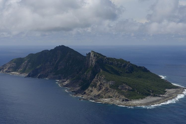 《尖閣有事シミュレーション》第1段階は中国の偽装漁民が尖閣に大挙襲来し、海上民兵が周辺を制圧　頑丈な船で海保の船に衝突し妨害も（NEWSポストセブン） - Yahoo!ニュース