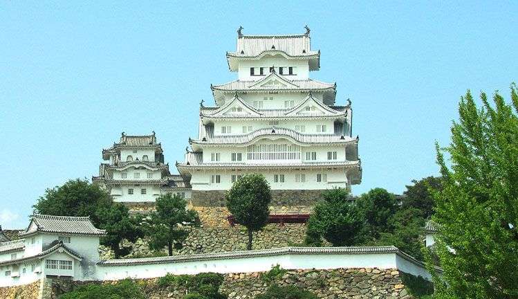 世界遺産の姫路城が入城料を1000円→2500円に“爆上げ”するもルーブル美術館のような「外国人料金」を設定せず疑問の声 | 週刊女性PRIME