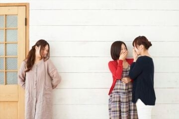 【お一人様】気まずさ＆肩身の狭さを感じる“あるある”5選　独身は本当に“デメリット”なし？