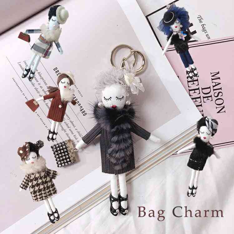 カバンにぬいぐるみ付けてますか？