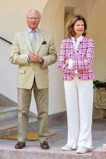 「こんな“きれいめスーツ”にスニーカー?!」80代シルヴィア王妃の意外すぎる“最新コーデ”がかっこよかった