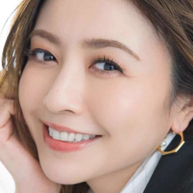 片瀬那奈さん（43歳）仕事と推し活で充実した今「結婚はしたい気持ちとしたくない気持ちで半々」｜STORY（magacol） - Yahoo!ニュース