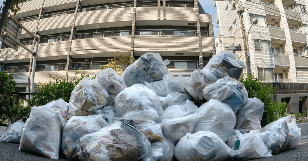 中華系闇民泊が野放しに…豊島区の規制強化でも塞がらない“抜け穴” 「法を守る者ほど損をする」現実 (集英社オンライン)