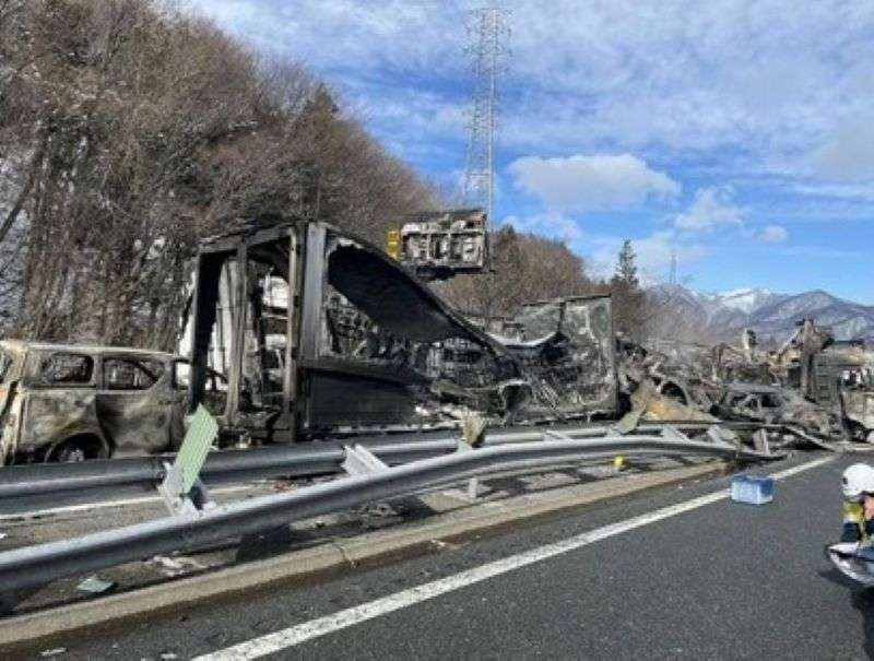 【速報】関越道で重大事故　通行止め長期化　上信越道・磐越道への迂回促す（埼玉新聞） - Yahoo!ニュース