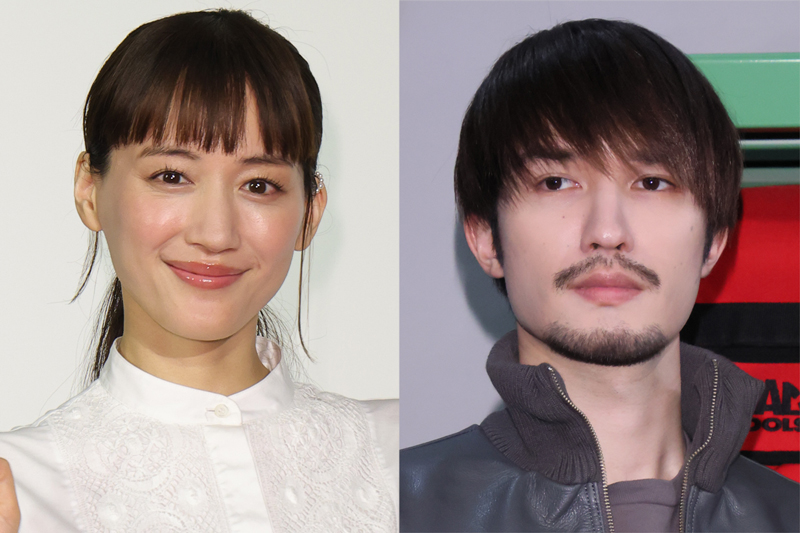 綾瀬はるか、4年ぶりの紅白司会で恋人SixTONESジェシーと初共演へ　過去の紅白では“匂わせ”“カップル対決”“抱擁”も　どんな演出が飛び出すか  (1/3)| 女性セブンプラス