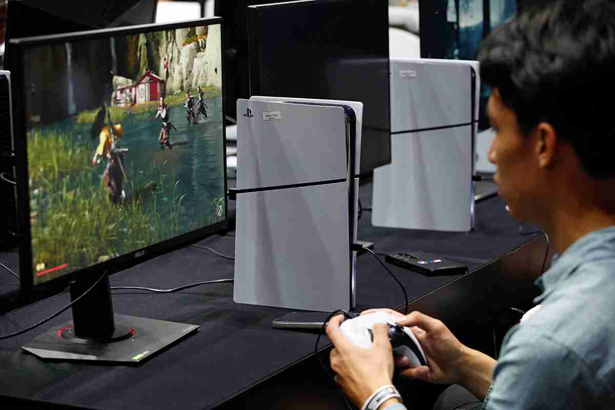 大幅値下げの「PlayStation5」は大ヒット中の「Switch2」に勝てるのか？ - 週プレNEWS