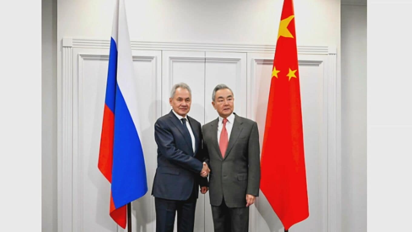 中ロ高官が会談　「日本の軍国主義の復活に断固反撃」日本への共闘・対抗姿勢鮮明に