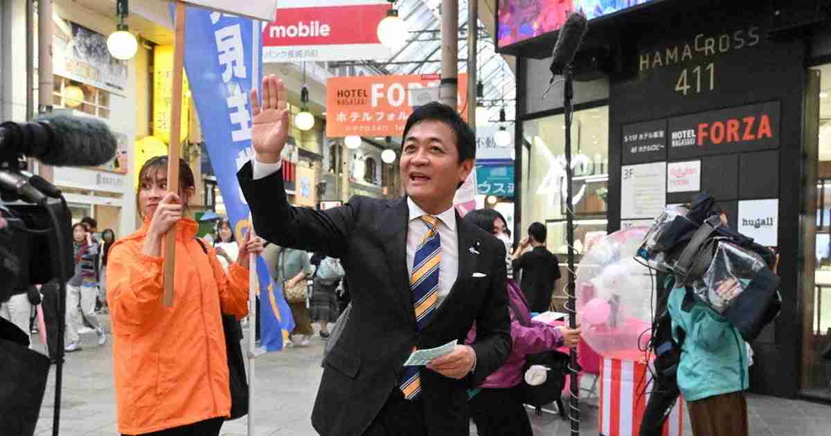 読む政治：国民民主の「武器」が一転、支持率低下に　玉木氏「二枚舌」発言でも | 毎日新聞