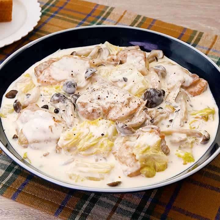 濃厚クリーミー♪ 鶏もも肉と白菜のクリーム煮のレシピ動画・作り方 | デリッシュキッチン